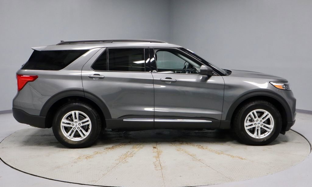 Certified 2023 Ford Explorer XLT w/ Equipment Group 202A AWD/4WD image 6