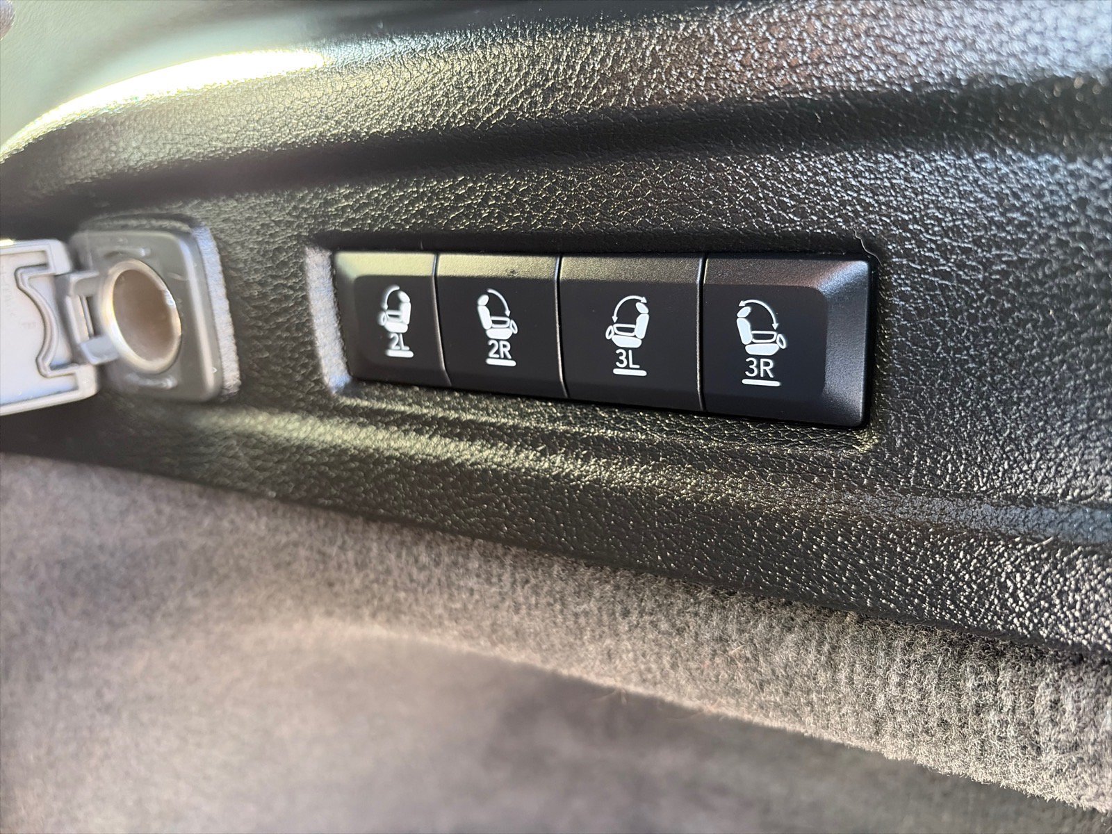 Used 2022 Jeep Grand Cherokee L Overland w/ Advanced Protech Group III AWD/4WD image 20