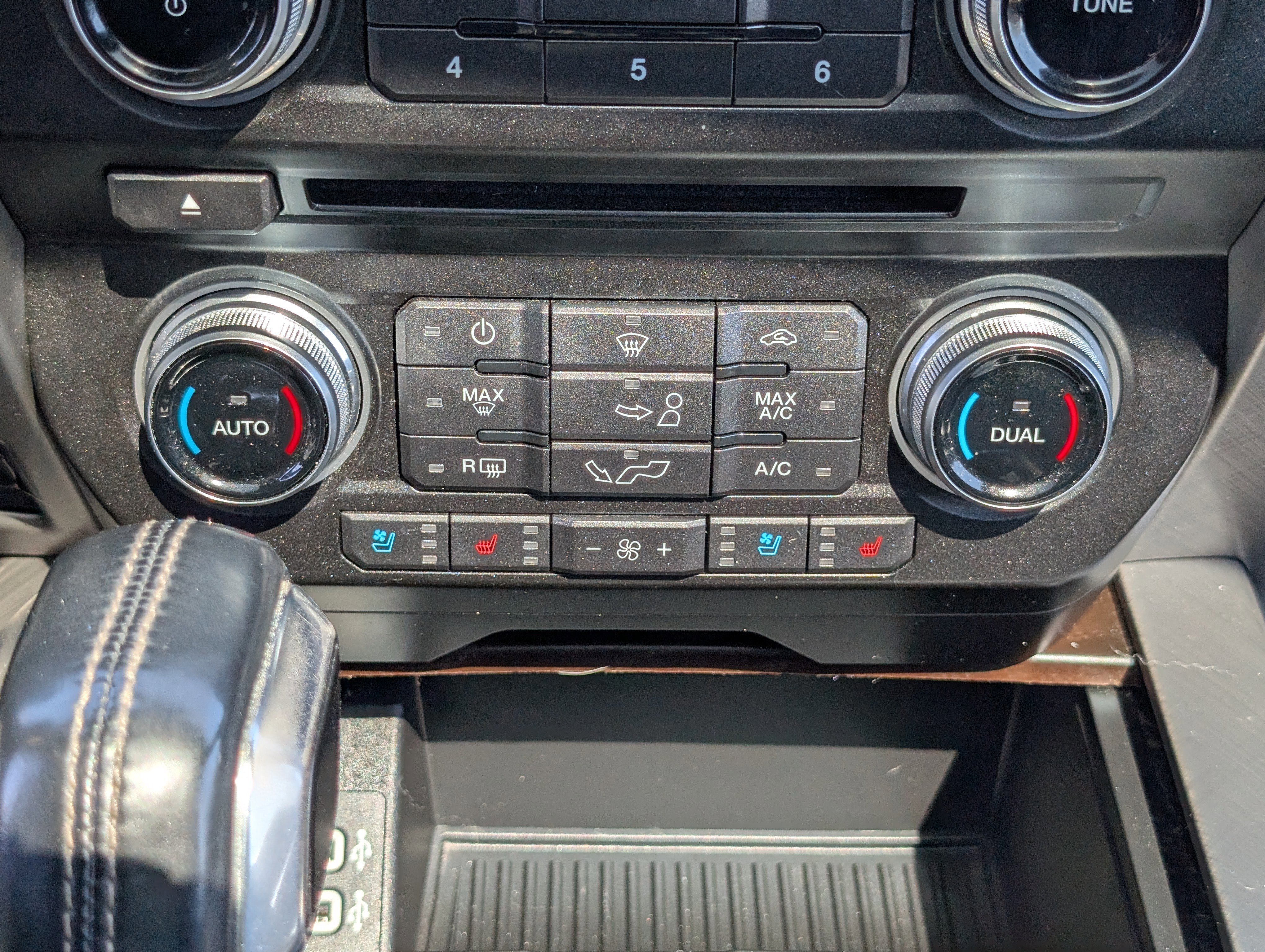 Certified 2018 Ford F150 Limited w/ Trailer Tow Package image 26