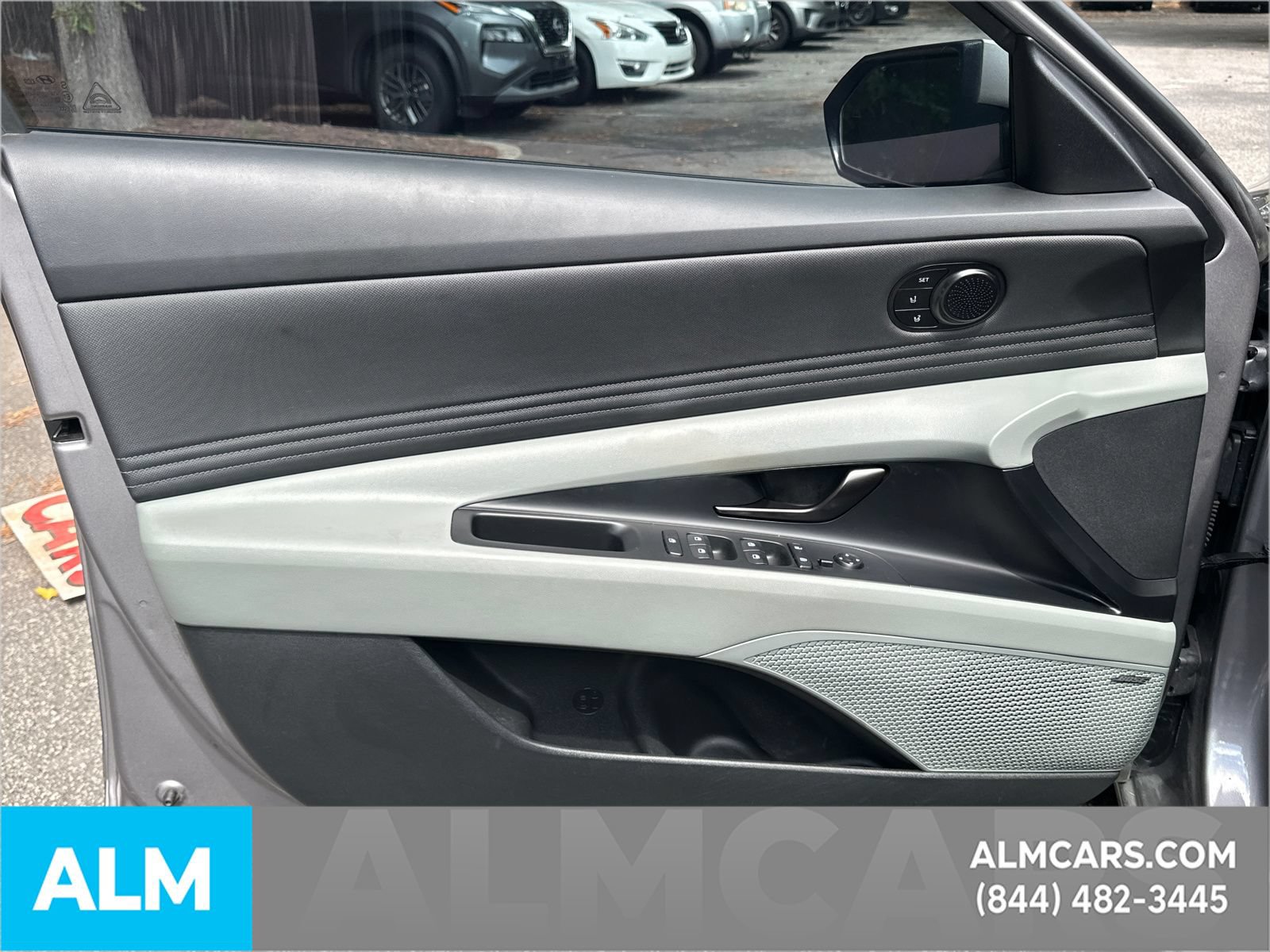Used 2024 Hyundai Elantra Limited FWD image 11