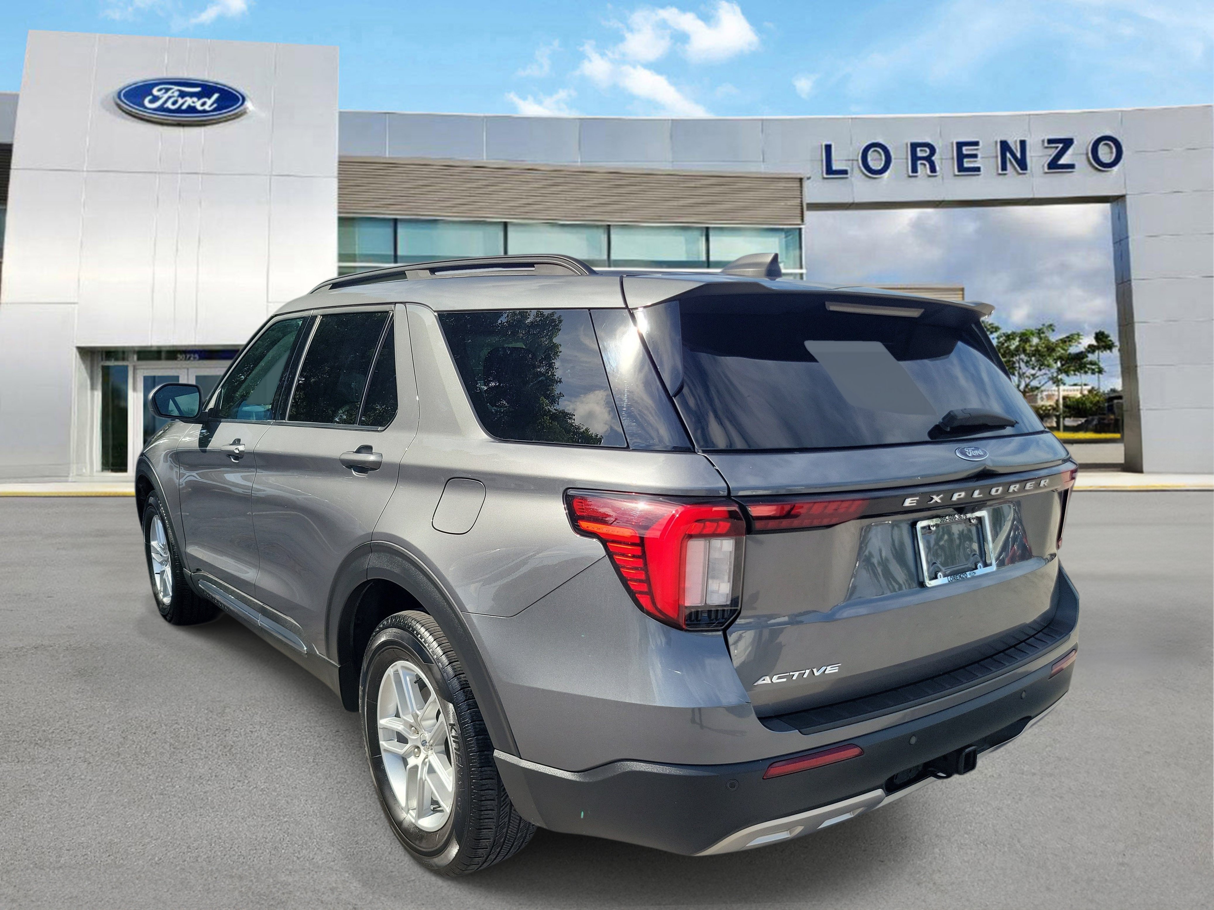 Certified 2025 Ford Explorer Active w/ Active Comfort Package RWD image 7
