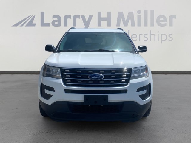 Certified 2017 Ford Explorer FWD image 8