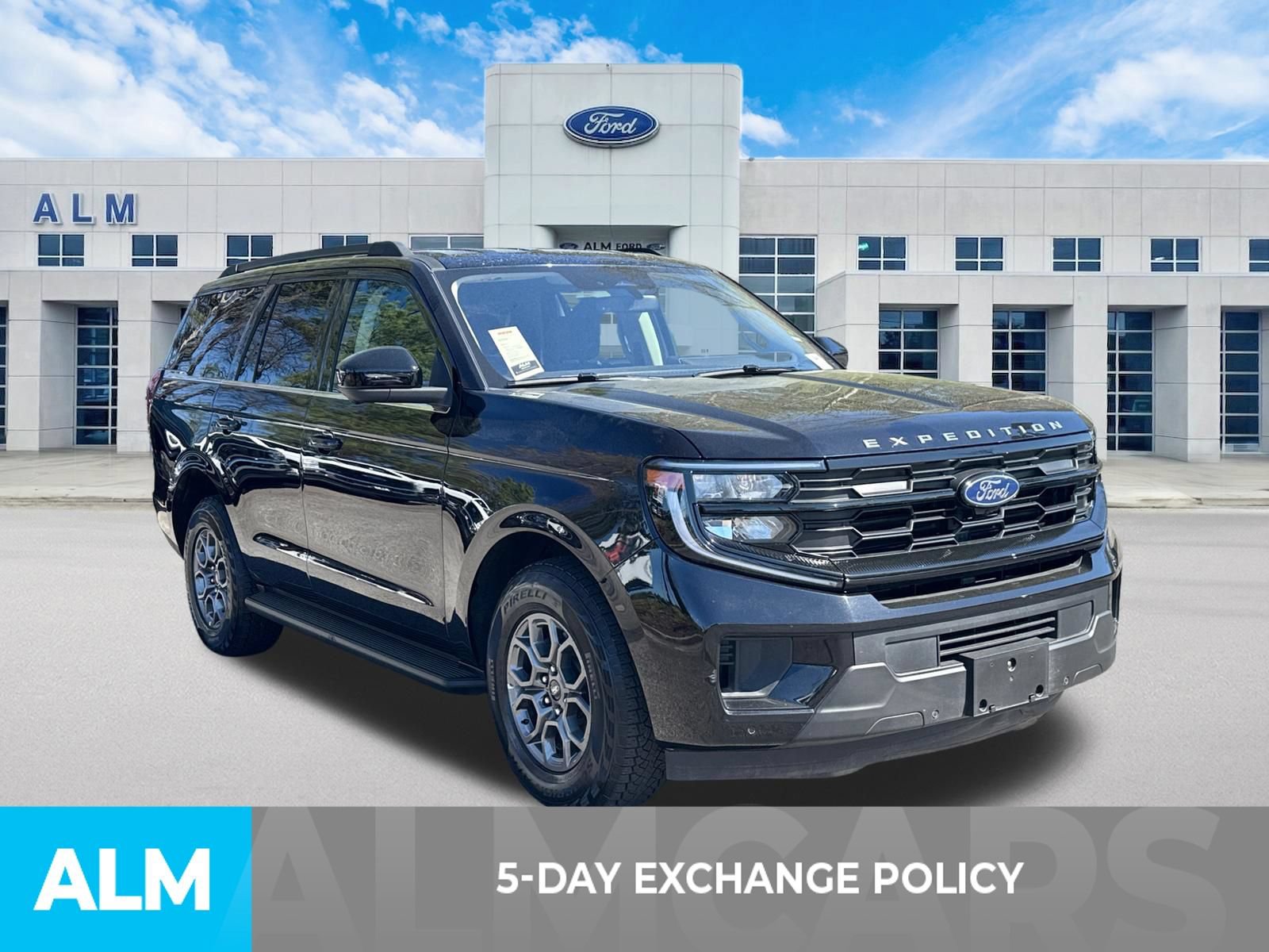 Certified 2025 Ford Expedition Active AWD/4WD image 3