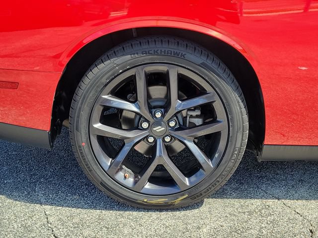 Used 2022 Dodge Challenger R/T RWD image 6