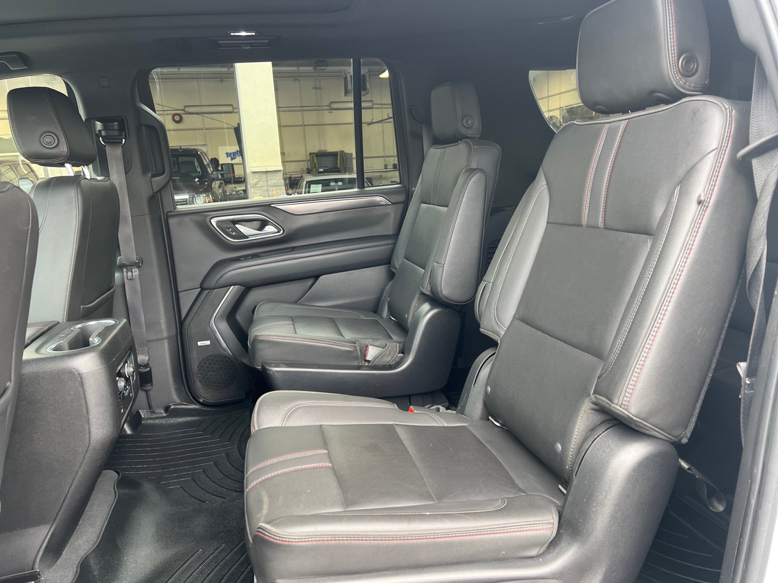 Used 2021 Chevrolet Suburban RST w/ Luxury Package AWD/4WD image 24