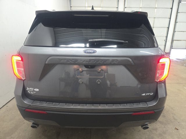 Certified 2021 Ford Explorer XLT w/ Equipment Group 202A AWD/4WD image 11