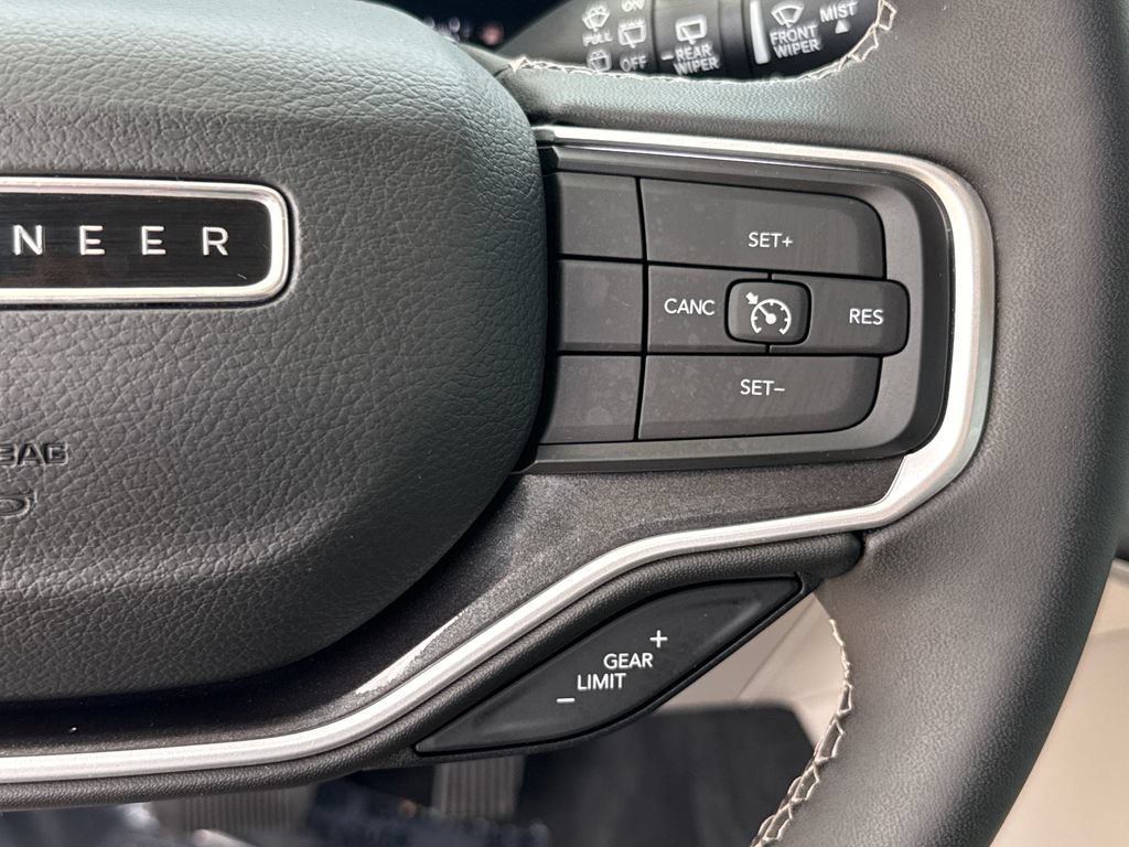 Used 2024 Jeep Wagoneer 4WD image 17