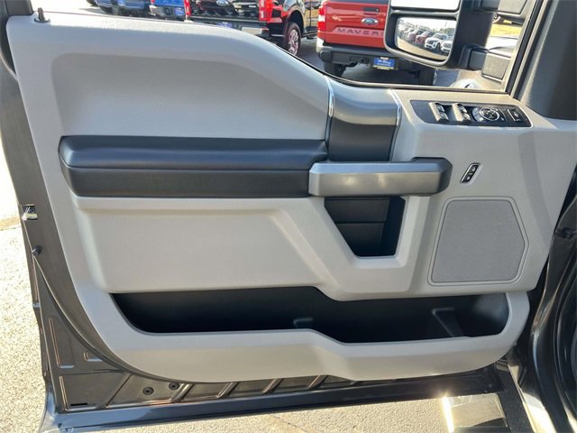 Certified 2017 Ford F350 XLT w/ XLT Premium Package image 10