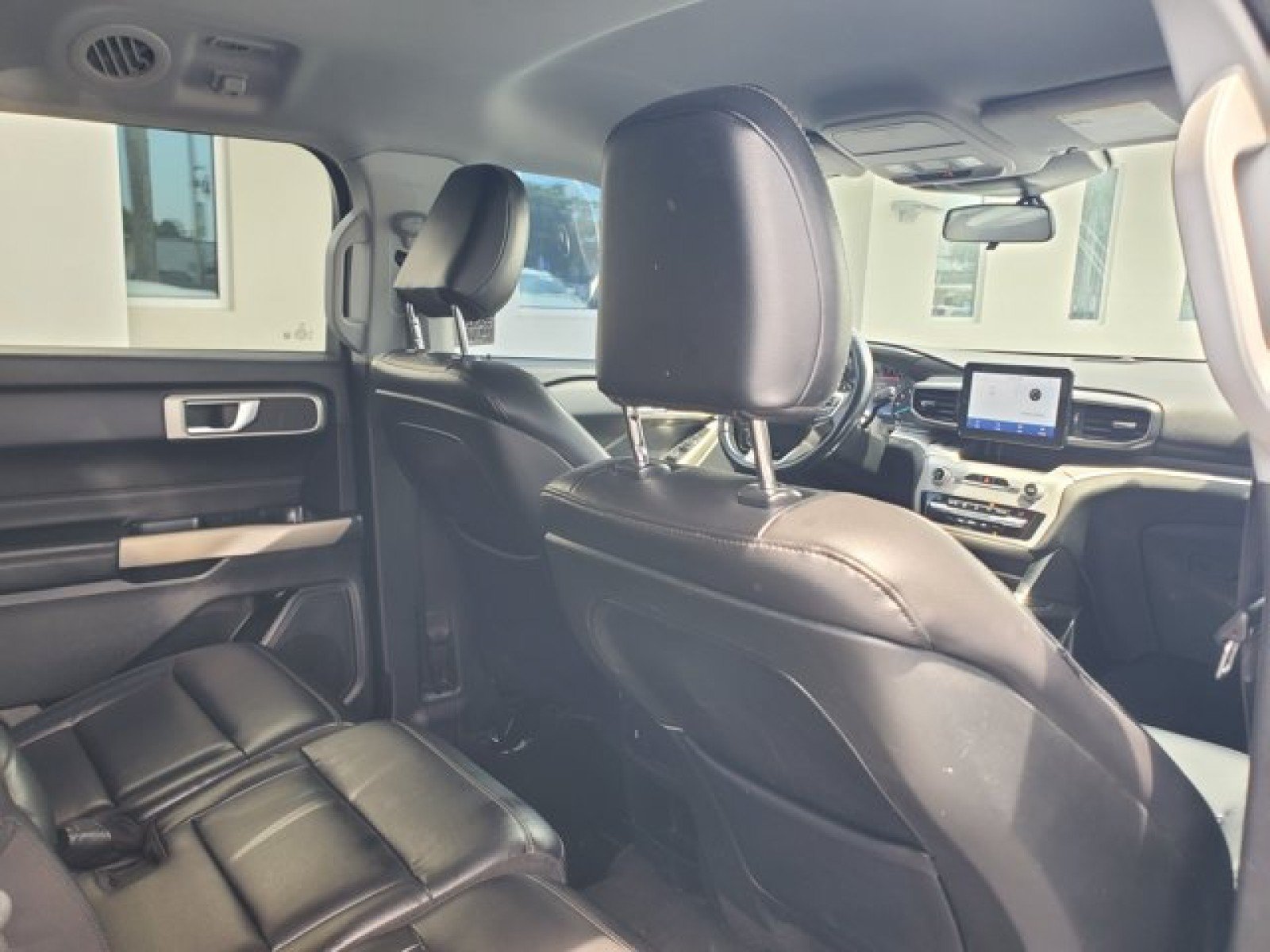 Certified 2020 Ford Explorer XLT w/ Equipment Group 202A RWD image 27