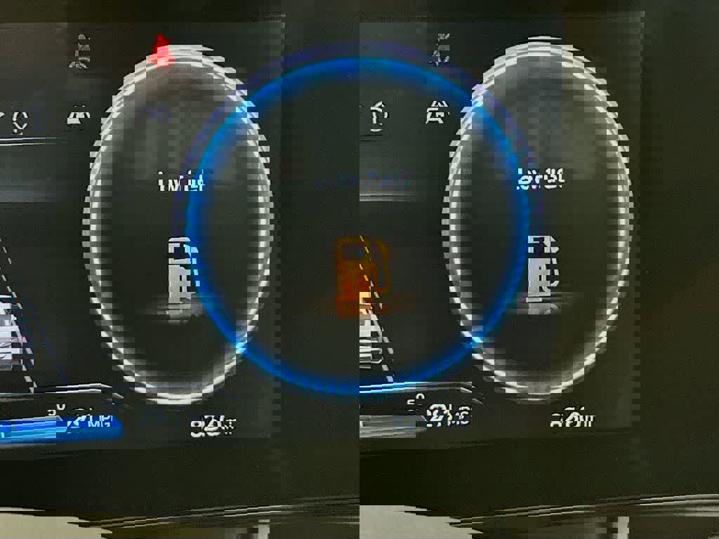 Used 2025 Hyundai Elantra SEL image 22