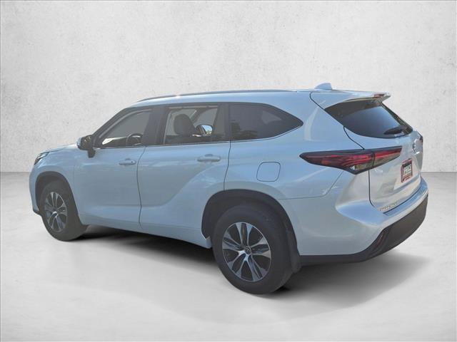 Used 2023 Toyota Highlander FWD image 8