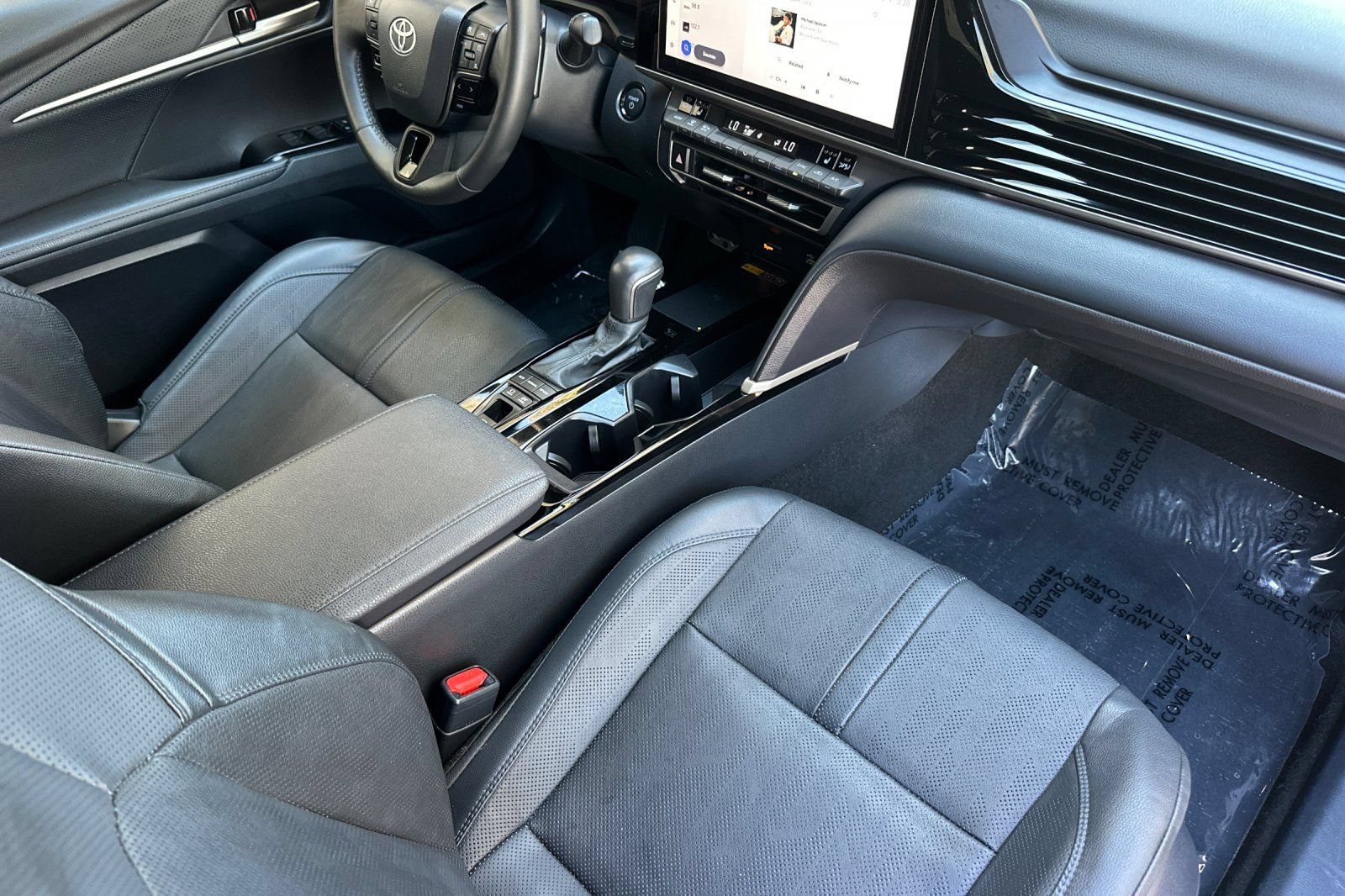 Used 2025 Toyota Camry XSE FWD image 18