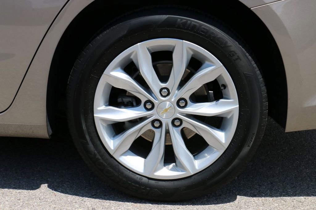 Used 2025 Chevrolet Malibu LT FWD image 8