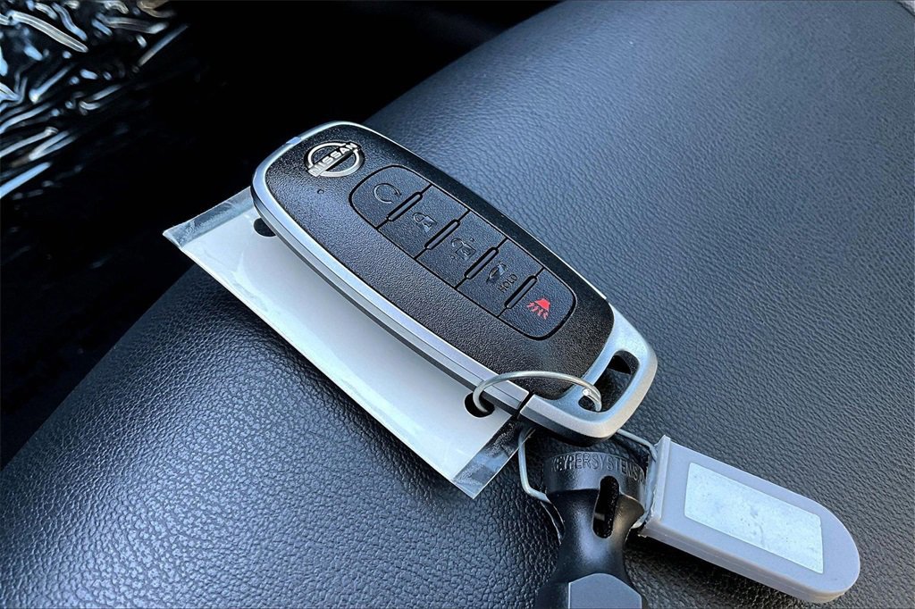 Used 2024 Nissan Sentra SR w/ SR Premium Package image 13