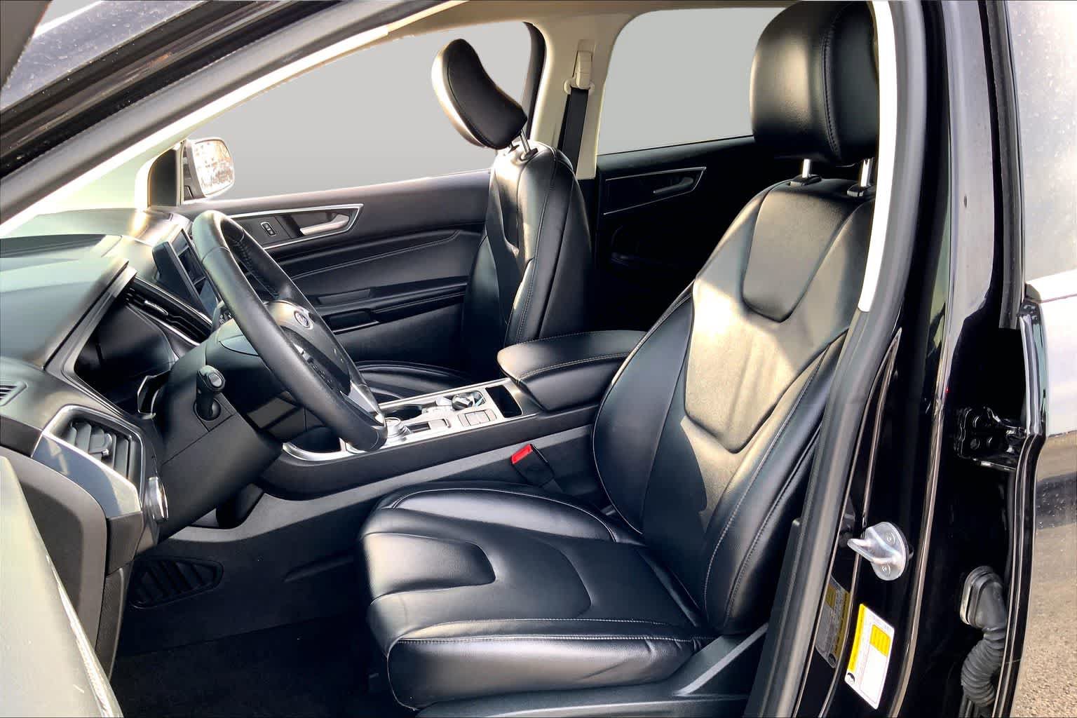 Certified 2022 Ford Edge Titanium AWD/4WD image 8