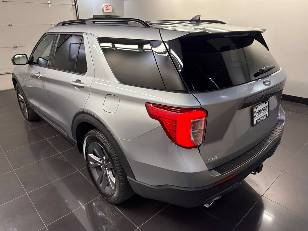 Certified 2022 Ford Explorer XLT w/ Equipment Group 202A AWD/4WD image 4