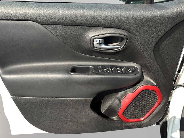 Used 2018 Jeep Renegade Trailhawk w/ Cold Weather Group II AWD/4WD image 24