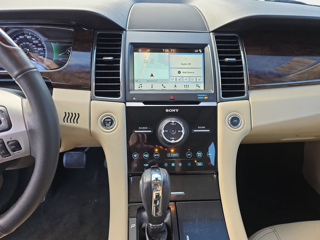 Certified 2018 Ford Taurus Limited w/ Driver Assist Package FWD image 17