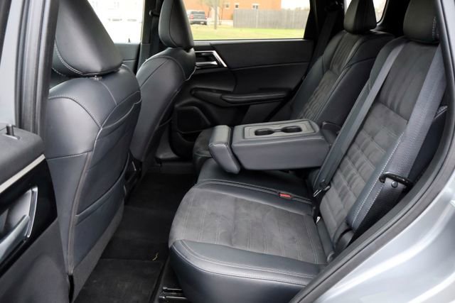 Used 2024 Mitsubishi Outlander SE image 28