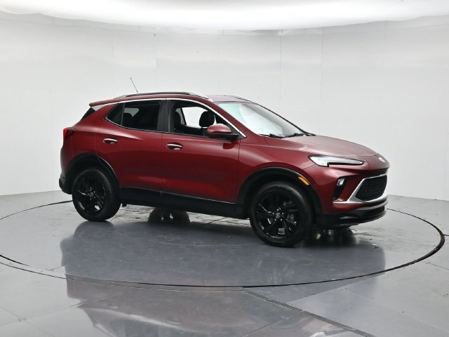 Used 2024 Buick Encore GX Sport Touring AWD/4WD image 3
