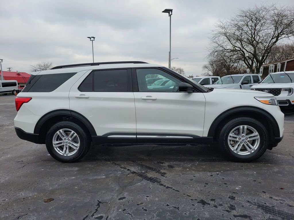 Certified 2023 Ford Explorer XLT w/ Equipment Group 202A image 3