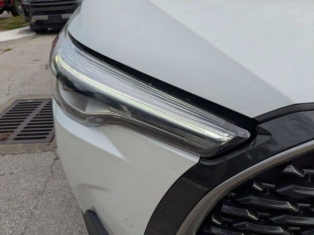 Used 2023 Toyota Corolla Cross XLE AWD/4WD image 10