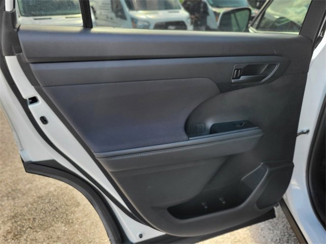 Used 2022 Toyota Highlander L image 14