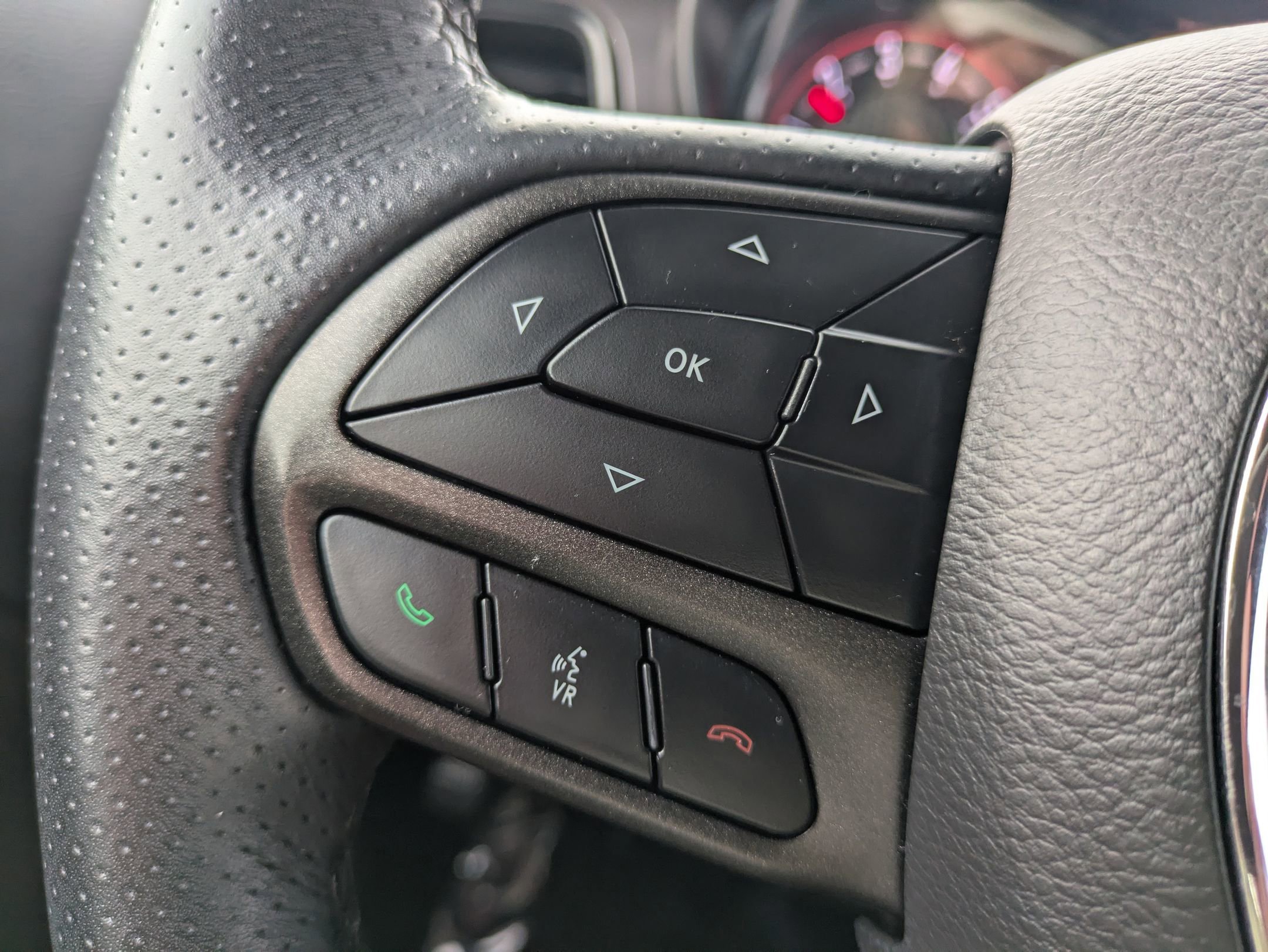 Used 2022 Dodge Challenger SXT w/ Driver Convenience Group image 19