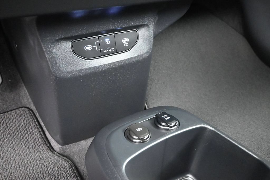 Used 2025 Kia EV6 Wind RWD image 19