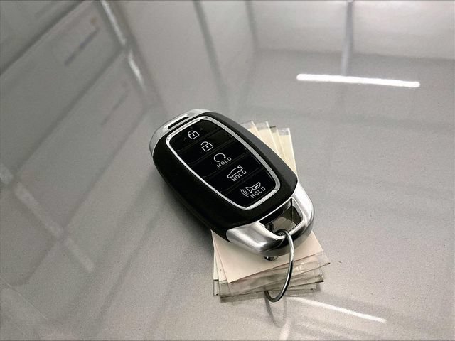 Used 2023 Hyundai Elantra SEL w/ Convenience Package FWD image 9