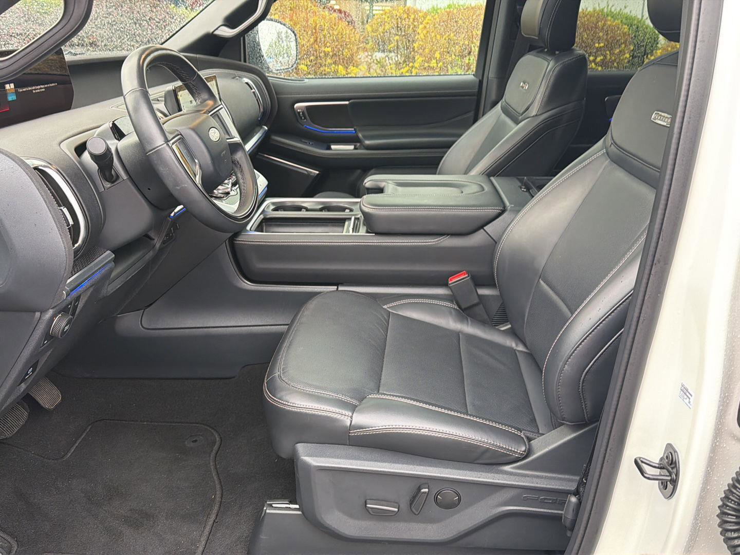 Certified 2025 Ford Expedition Platinum w/ Stealth Appearance Package AWD/4WD image 9