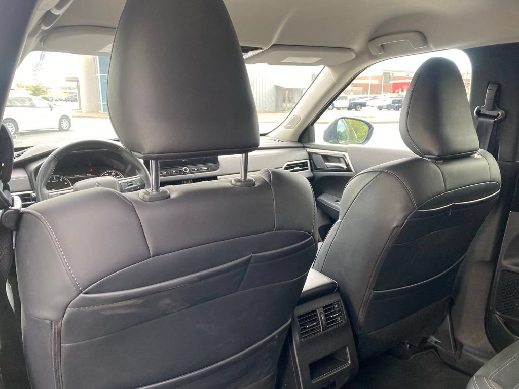 Used 2025 Mitsubishi Outlander SE AWD/4WD image 29