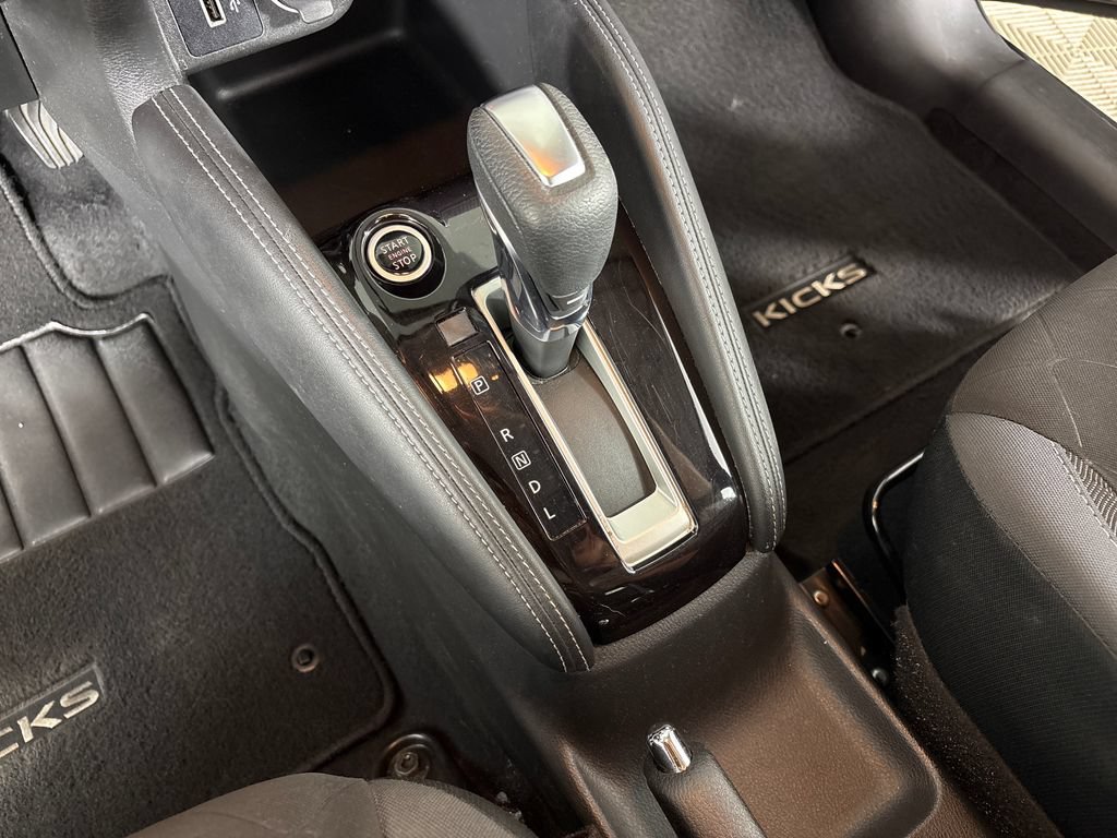 Used 2019 Nissan Kicks SV FWD image 30