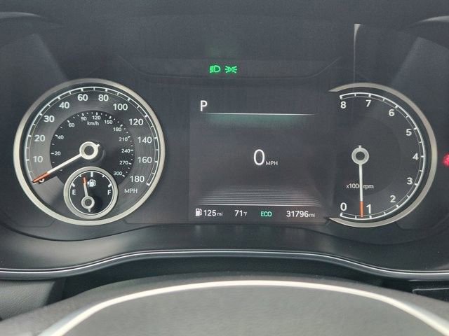 Used 2025 Genesis G70 2.5T image 14