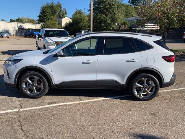 Certified 2025 Ford Escape ST-Line Select AWD/4WD image 9