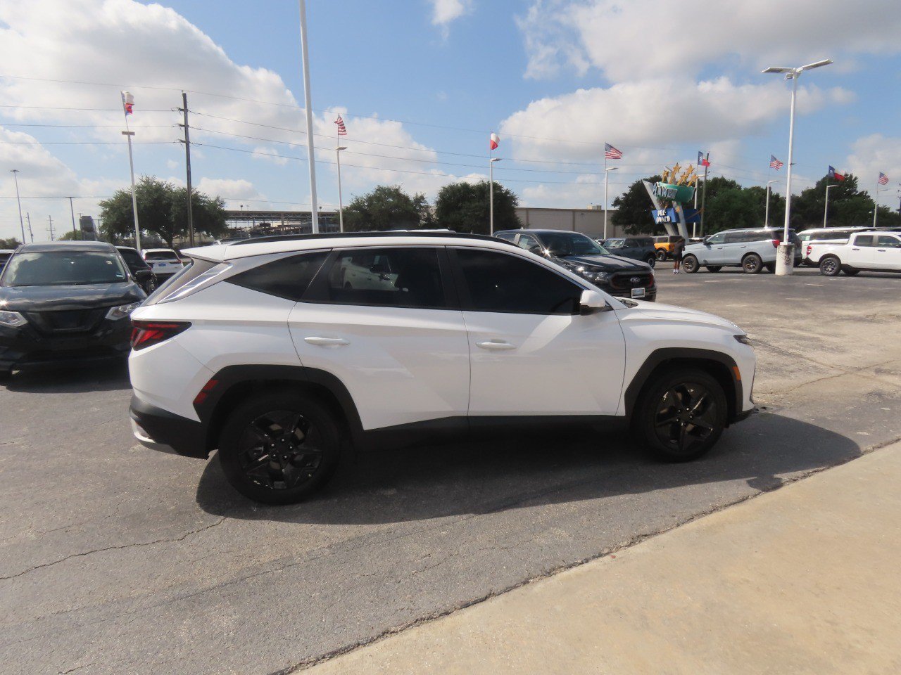 Used 2025 Hyundai Tucson SEL FWD image 8