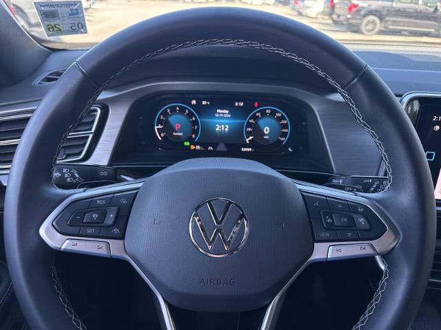 Used 2024 Volkswagen Atlas Cross Sport SE FWD image 25