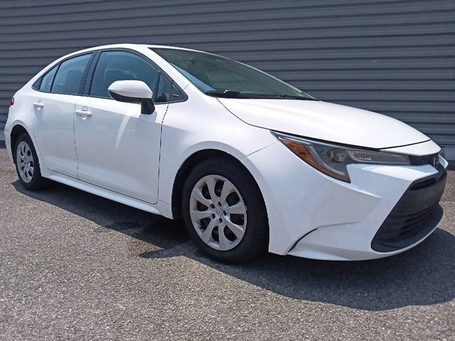 Used 2023 Toyota Corolla LE FWD image 1