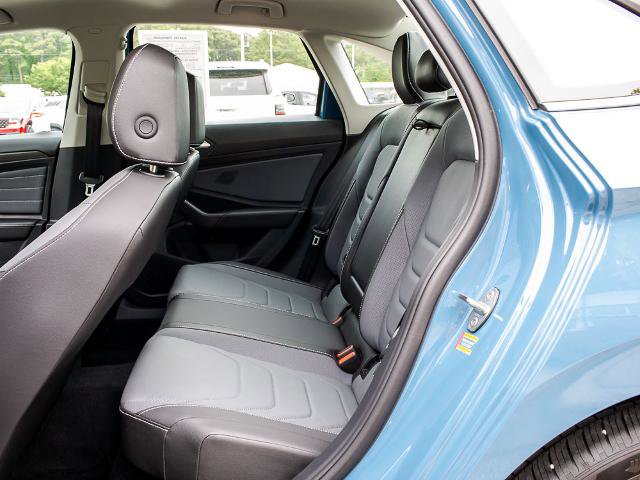 Used 2025 Volkswagen Jetta SEL FWD image 16