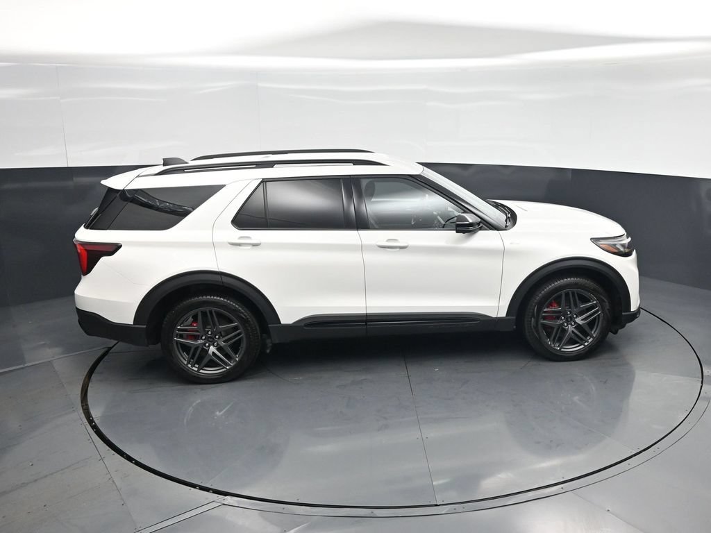 Certified 2025 Ford Explorer ST-Line w/ ST-Line Street Pack AWD/4WD image 36