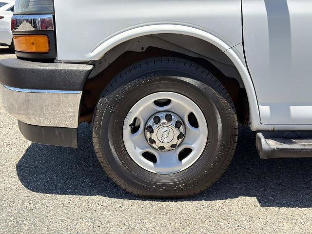 Used 2020 Chevrolet Express 3500 LT w/ LT Preferred Equipment Group RWD image 28