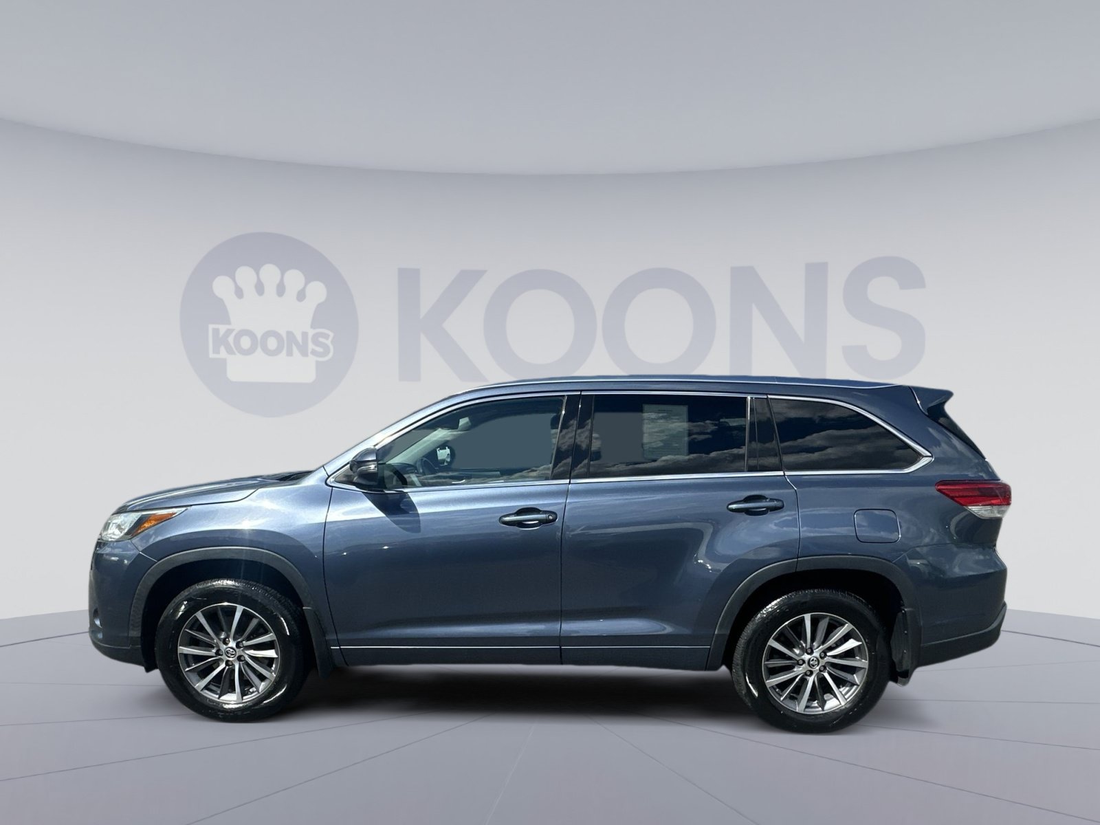 Used 2018 Toyota Highlander XLE AWD/4WD image 7