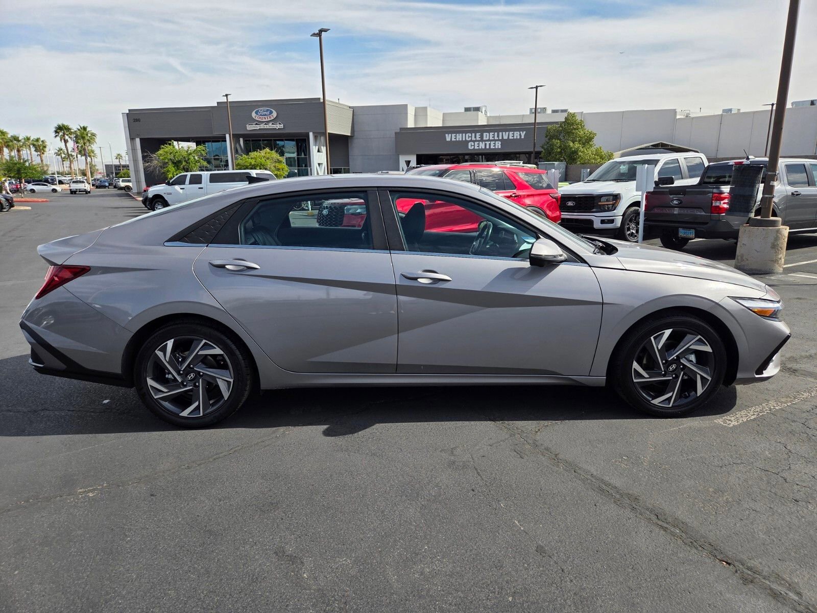 Used 2024 Hyundai Elantra Limited FWD image 6