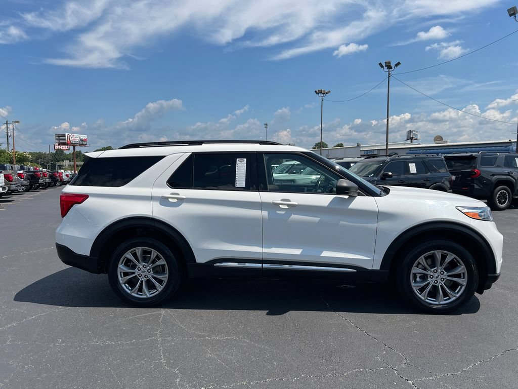 Certified 2022 Ford Explorer XLT w/ Equipment Group 202A AWD/4WD image 8