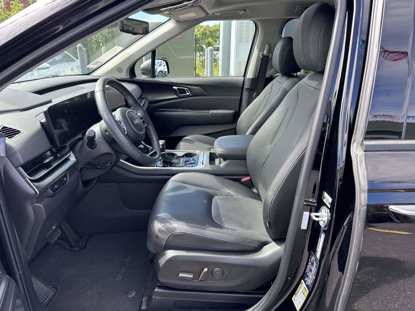 Used 2025 Kia Carnival SX Prestige FWD image 13