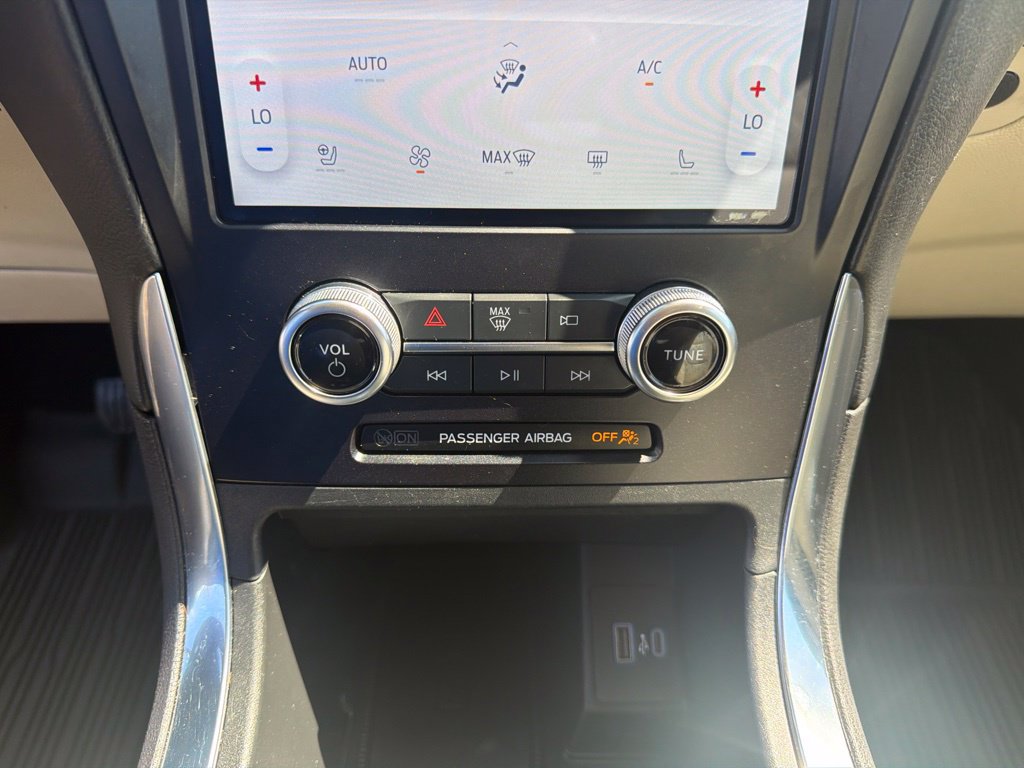 Certified 2024 Ford Edge Titanium AWD/4WD image 27