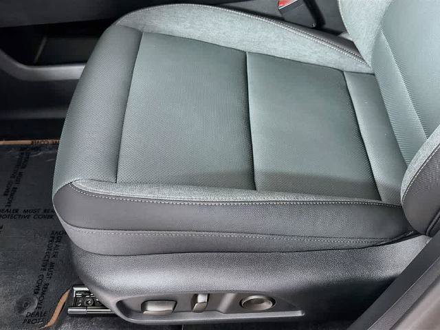 Used 2026 GMC Terrain AT4 AWD/4WD image 30
