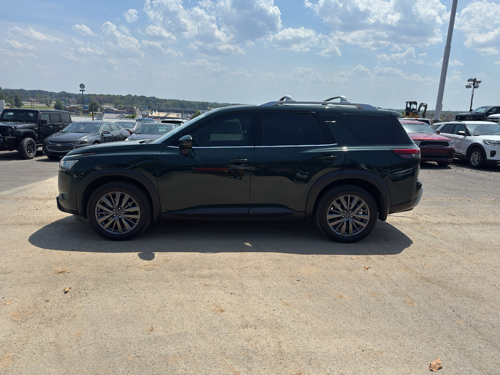 Used 2024 Nissan Pathfinder SL w/ SL Premium Package FWD image 8