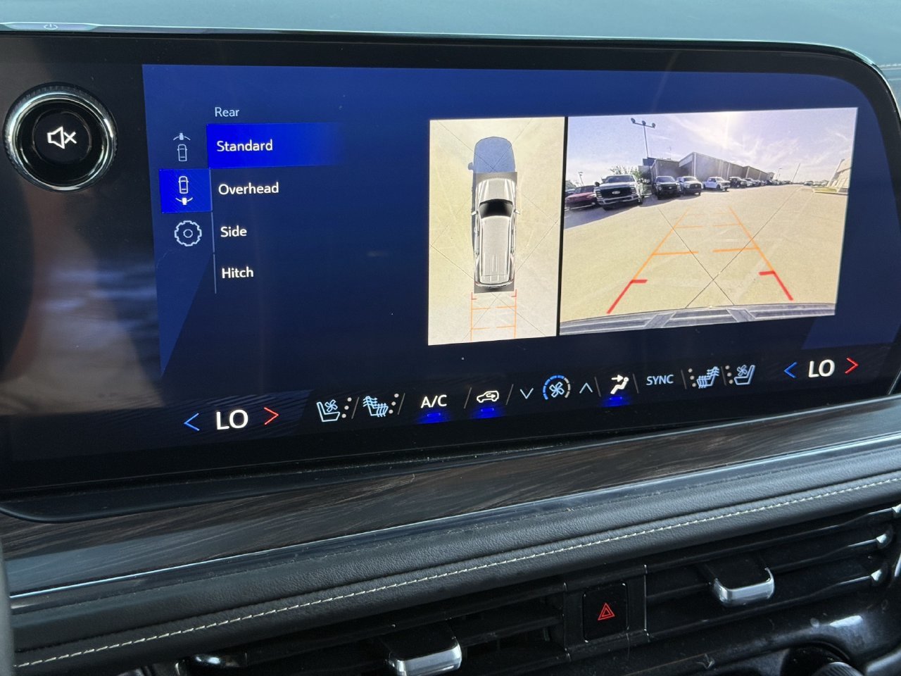 Used 2025 Chevrolet Tahoe Premier AWD/4WD image 18
