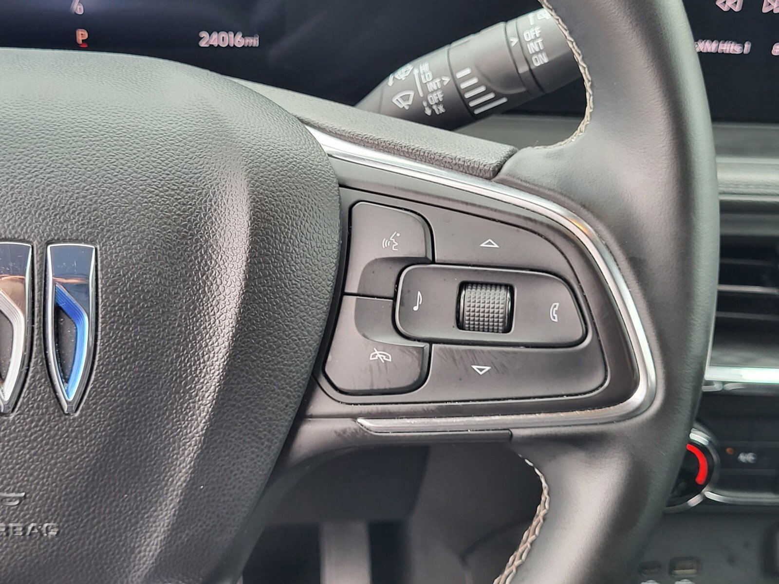 Used 2025 Buick Encore GX Preferred FWD image 28
